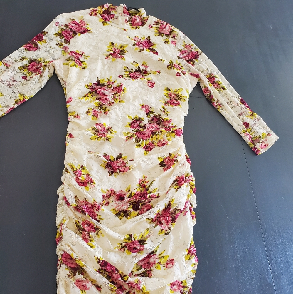 Forever 21 ruched floral dress